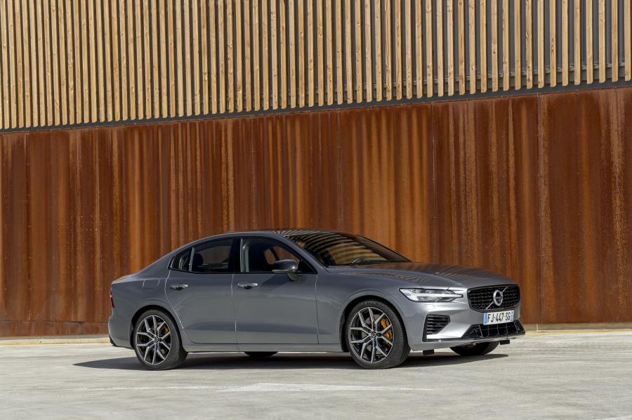  Volvo S60 T8 Polestar Engineered 2018 года  (WW) (фото 31 из 51)